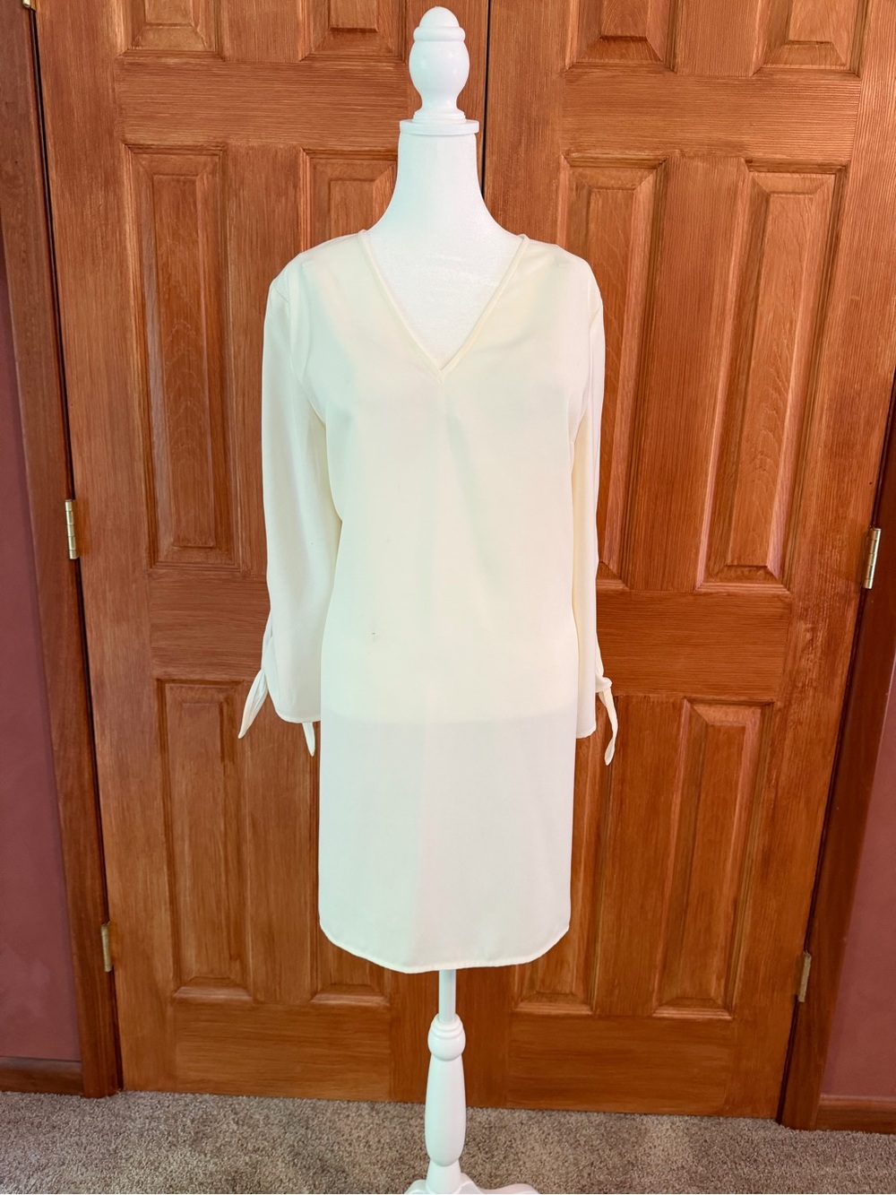Express Cream V-Neck Tie-Sleeve Blouse